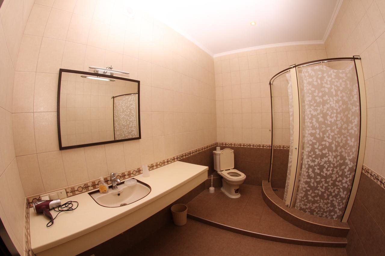 Uyut Hotel Cernihiv Exterior foto