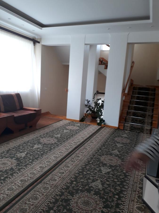 Uyut Hotel Cernihiv Exterior foto