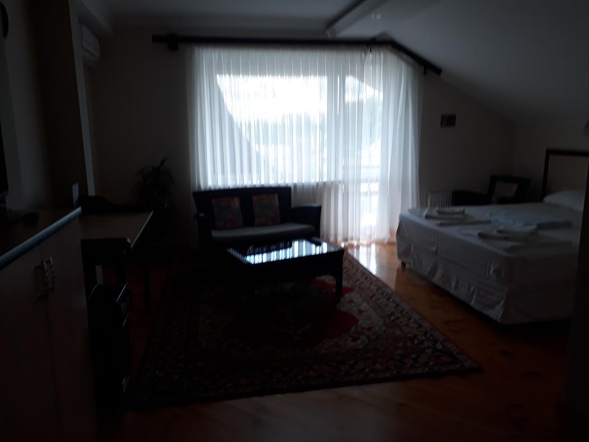 Uyut Hotel Cernihiv Exterior foto